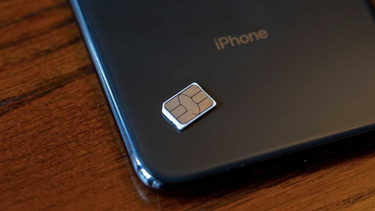 Step-by-Step Guide How to Put a SIM Card in an iPhone